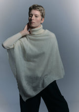 [M. IN THE SKY] POLO NECK PONCHO NATURAL - N.WHITE