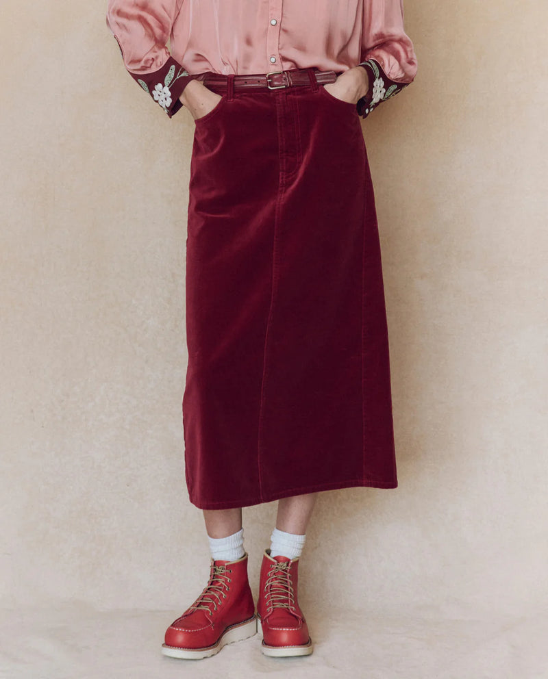 [THE GREAT] The Velvet Column Skirt - Bordeaux