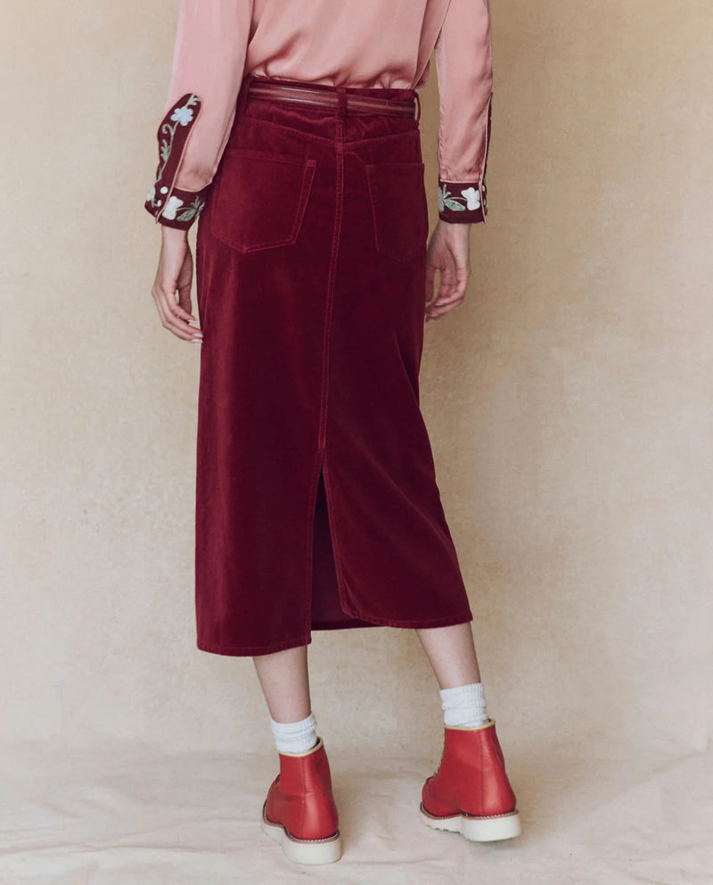 [THE GREAT] The Velvet Column Skirt - Bordeaux